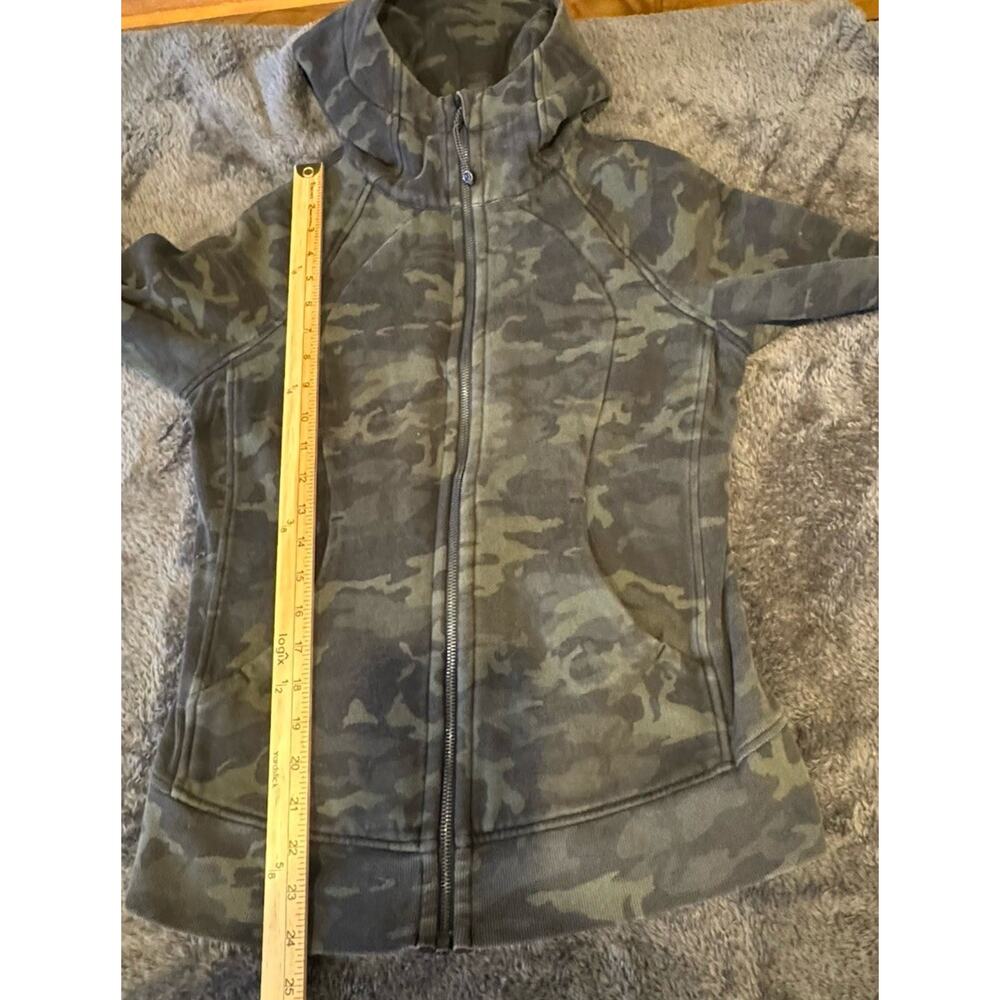 Lululemon Scuba Hoodie Jacket Cotton Heritage Camo Size 8 Green, Hair tie - Picture 9 of 9
